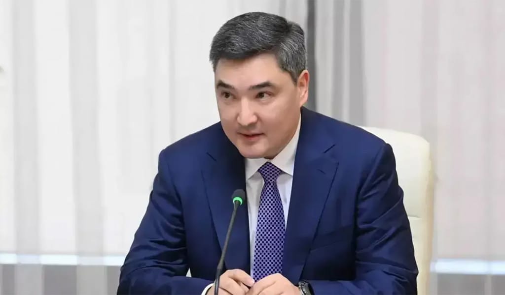 Мемлекеттік қызметкерлерді қысқарту қажет – Олжас Бектенов