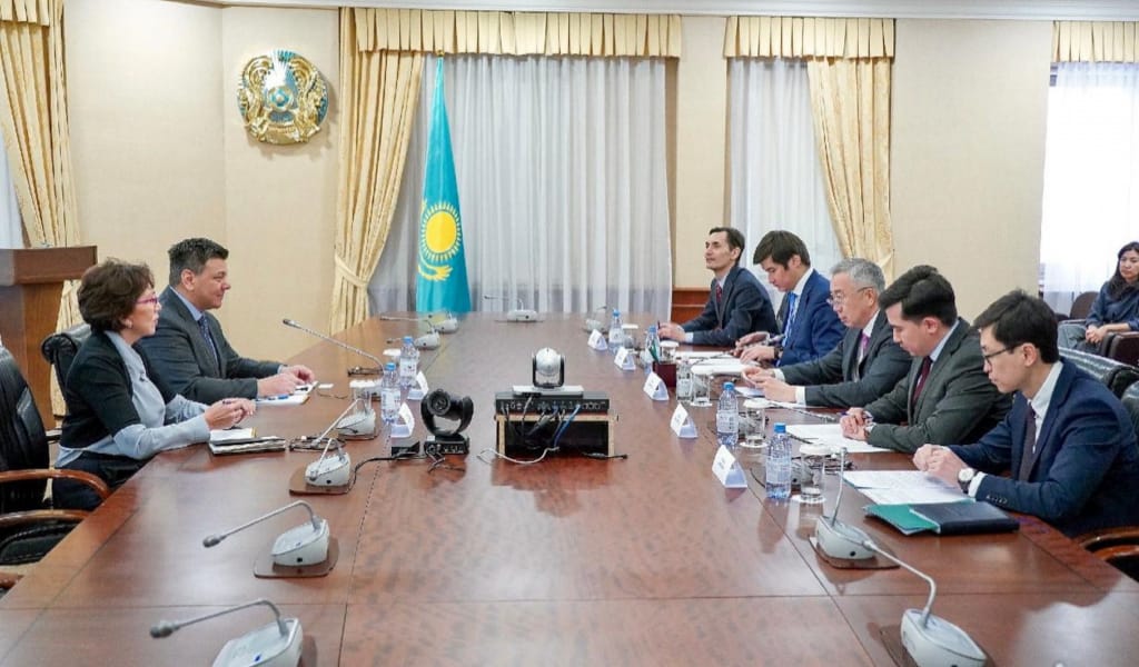 Серік Жұманғарин Қазақстандағы ХВҚ миссиясының басшысымен кездесті