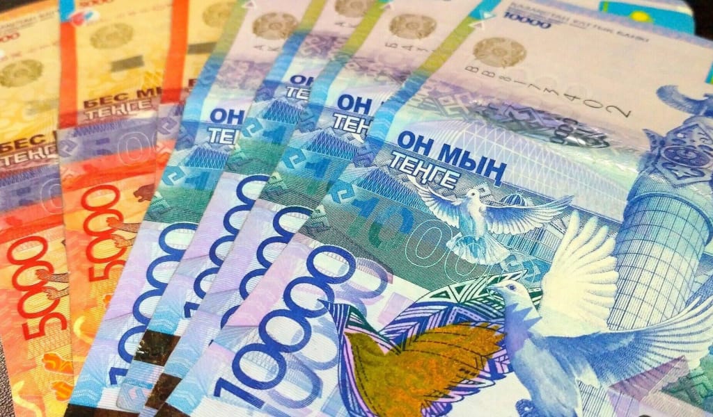 50 мың теңгеден 5 млн теңгеге дейін: Ардагерлерге төлемақы беріледі