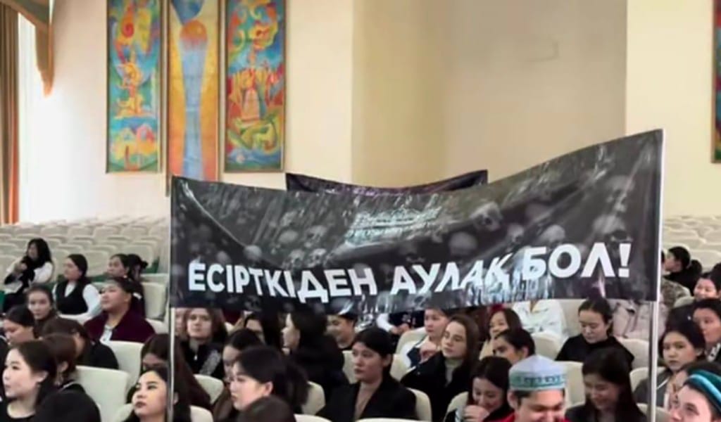 Жетісуда студенттерге есірткі таратқаны үшін қылмыстық жауапкершілік бар екендігі түсіндірілді
