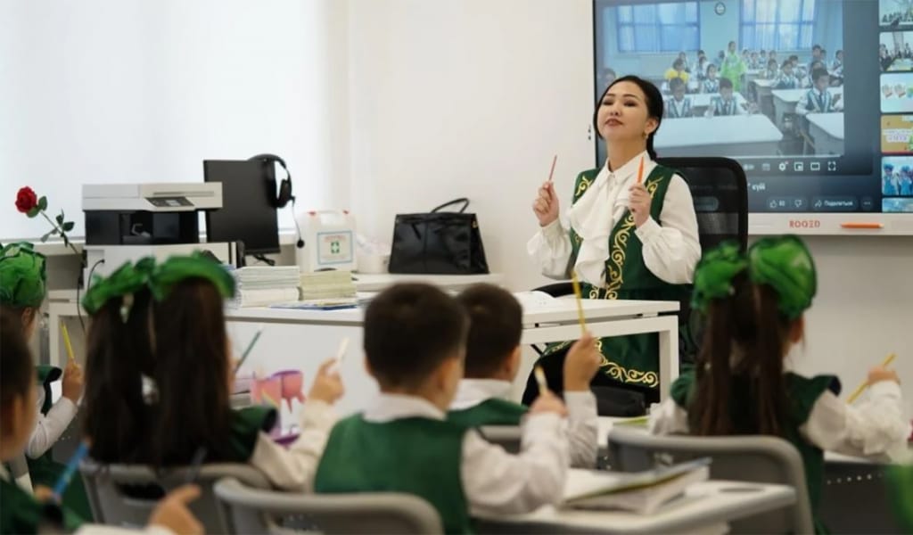 Елдегі мұғалімдердің жартысы 581 мың теңге жалақы алады