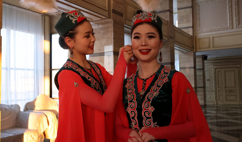 Би ансамблі биіктерден көрінуді көздейді