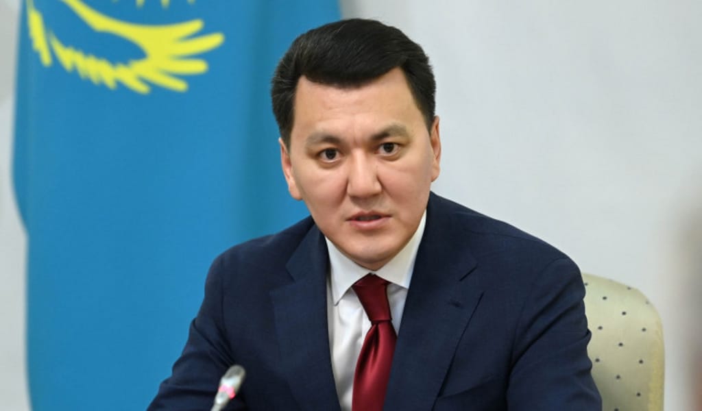 "Өздерінің табыс көзіне айналдырған": Ерлан Карин шетелдік гранттар туралы айтты