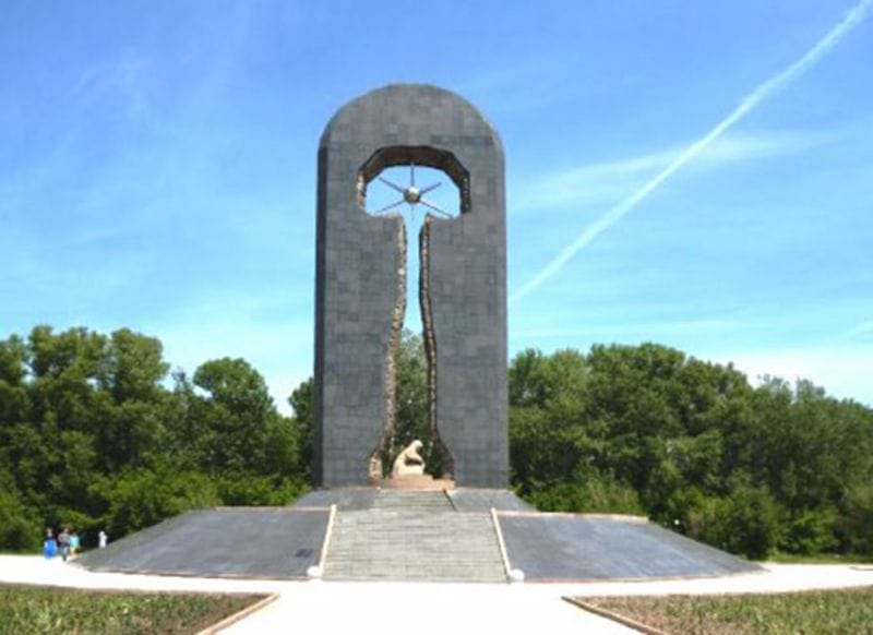 Қасіретті жылдар... ҚАСИЕТТІ КҮН