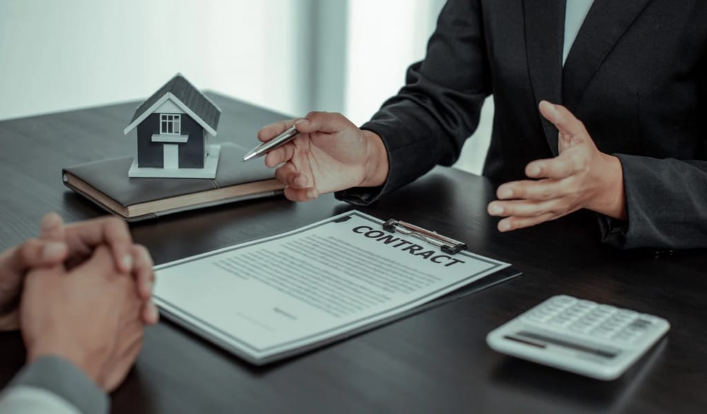 Алаяқтықтың жаңа схемасы: Қазақстандықтар неге баспанасыз қалуда?