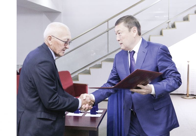 Құрлысшыларға құрмет