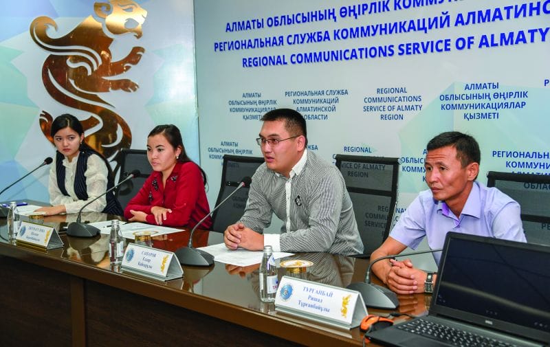 ӘСЕРЛЕРІМЕН БӨЛІСТІ