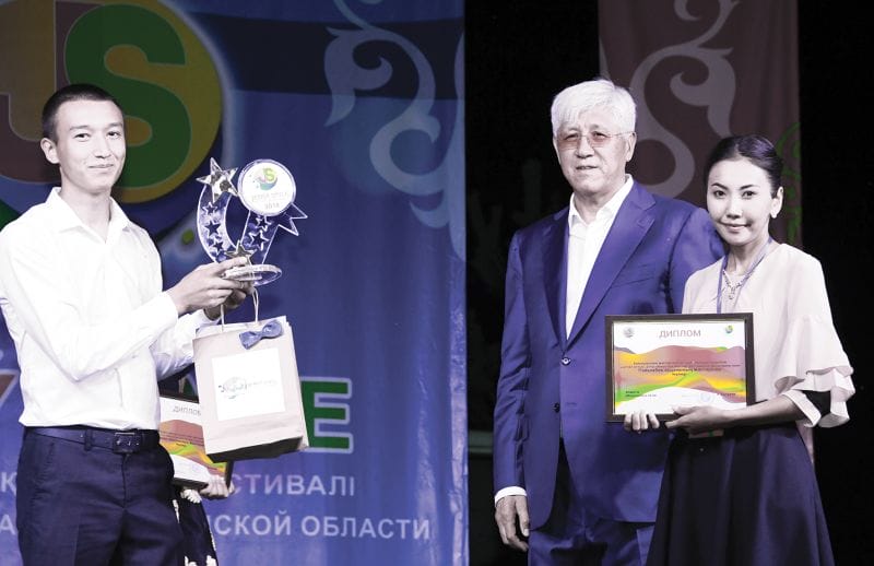 Жағалау жастармен жанданды