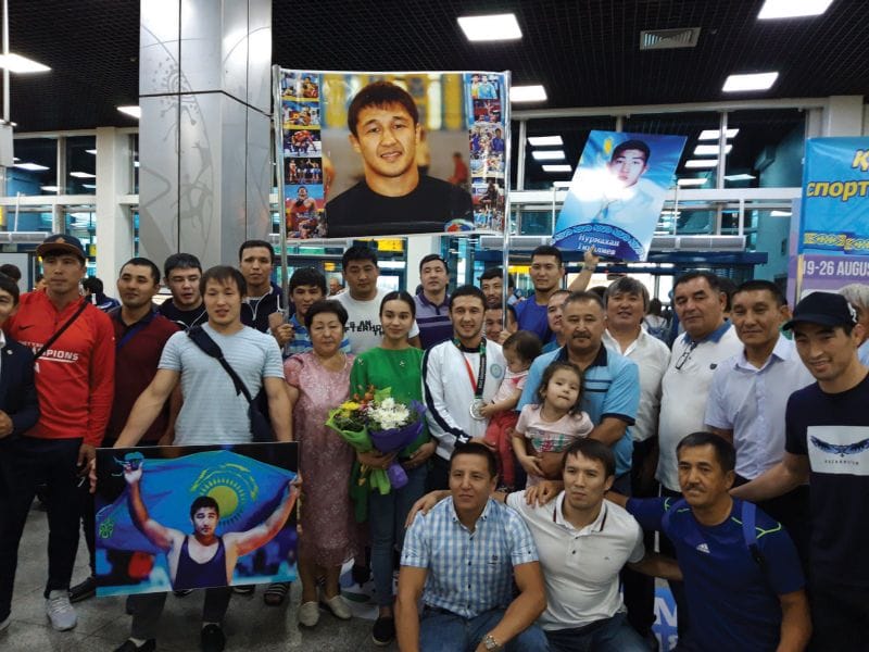 Балуандарды қарсы алды