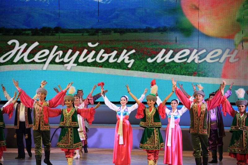 Жетісулықтар желпіндіріп қайтты