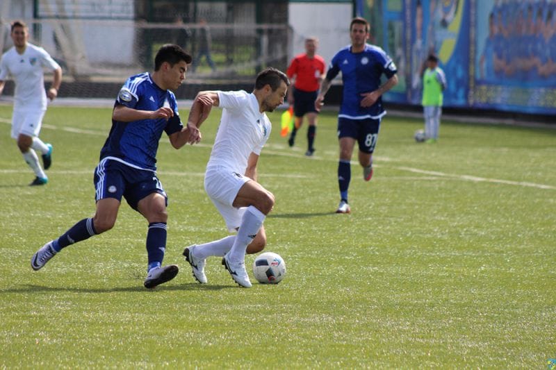 Өз ұлың жүрсе доп теуіп