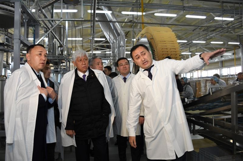 ӨҢІРЛЕР БІРІКСЕ, ӨНДІРІС ӨРКЕНДЕЙДІ