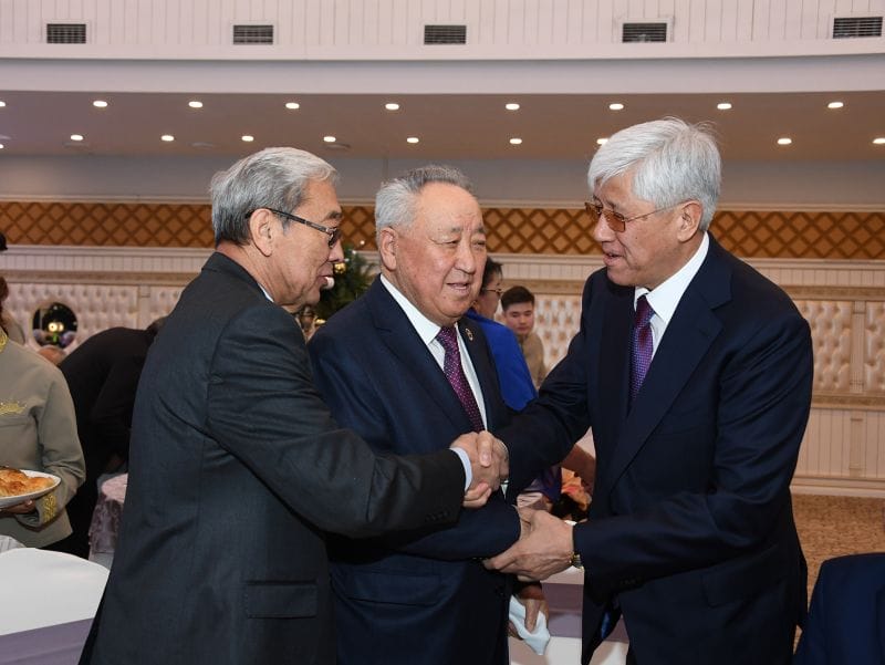 Амандық БАТАЛОВ: "ӘР ҚУАНЫШТЫҢ БАСЫНДА ҚАРИЯЛАР ТҰР"