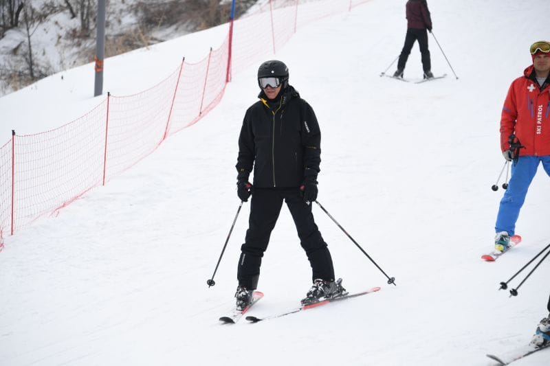 ҚЫСЫ-ЖАЗЫ КЕЛІҢІЗ: ТАУ-ШАҢҒЫ ДЕМАЛЫС ОРНЫ АШЫЛДЫ