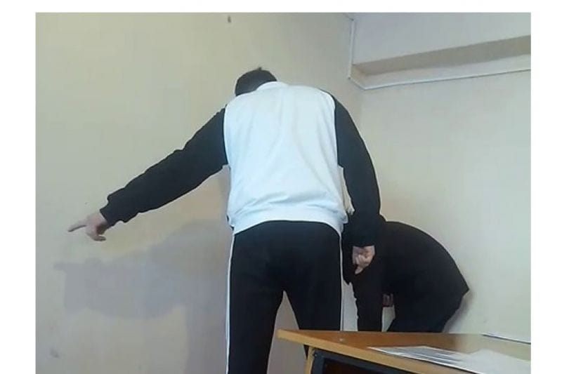 СТУДЕНТКЕ ҚОЛ КӨТЕРДІ