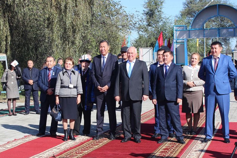 Жүз домбырашы күй төкті