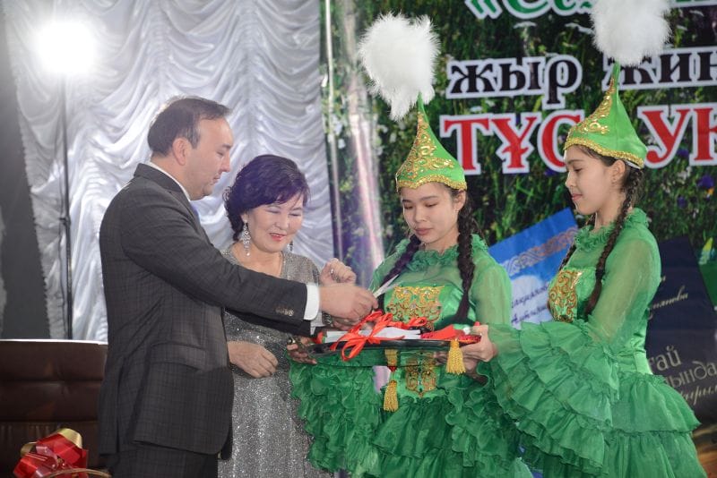 ӨЛЕҢ – ӨМІР СӘУЛЕСІ