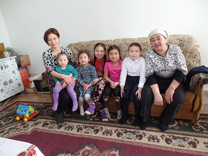 ЕНЕСІ БЕРГЕН ЕКІ БӨЛМЕ: ЖЕТІ БАЛАНЫҢ АНАСЫ АРМАНЫН АЙТТЫ