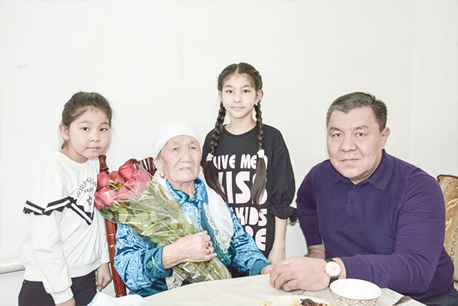 103 ЖАСТАҒЫ ӘЖЕ ТІЛЕК БІЛДІРДІ