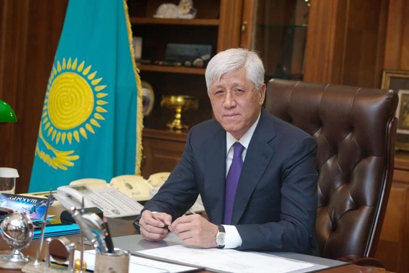 "FACEBOOK": Амандық БАТАЛОВ АККАУНТ АШТЫ