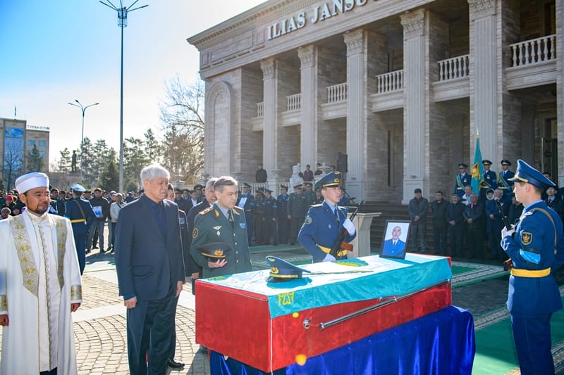 ҚАРАЛЫ МИТИНГ: ҚОШ, ОТАННЫҢ АДАЛ ҰЛДАРЫ!