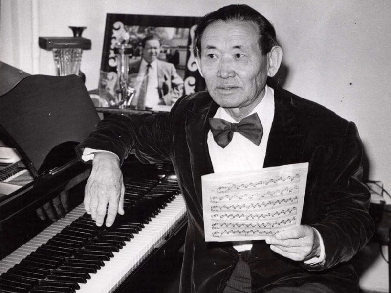 Аққуға аспандағы үн қосқандай