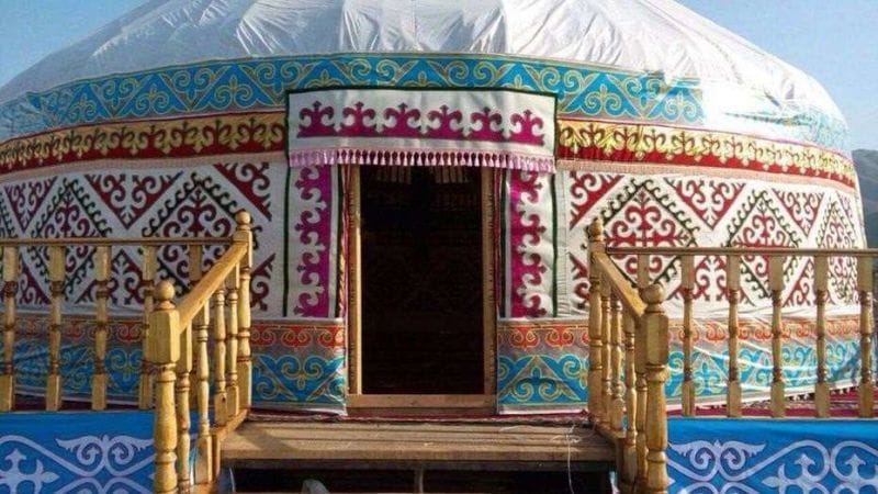 ҮШ-АҚ МАТЕРИАЛ КЕРЕК: КИІЗ ҮЙ ҚАЛАЙ ТІГІЛЕДІ?