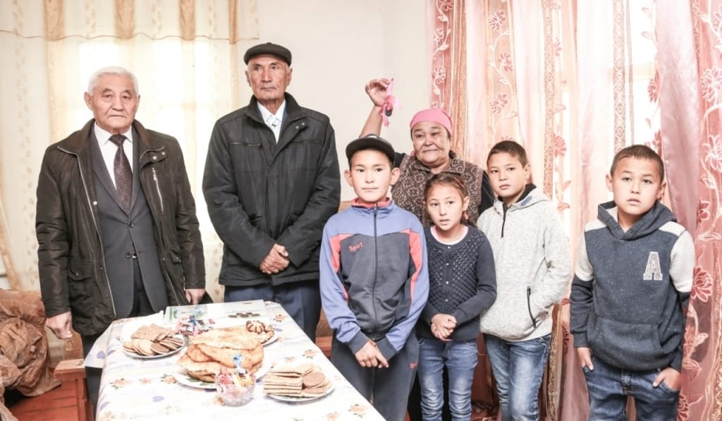 КӨПБАЛАЛЫ АНА: "ҮЙІМ БАР ЕКЕНІНЕ СЕНБЕЙ ТҰРМЫН"