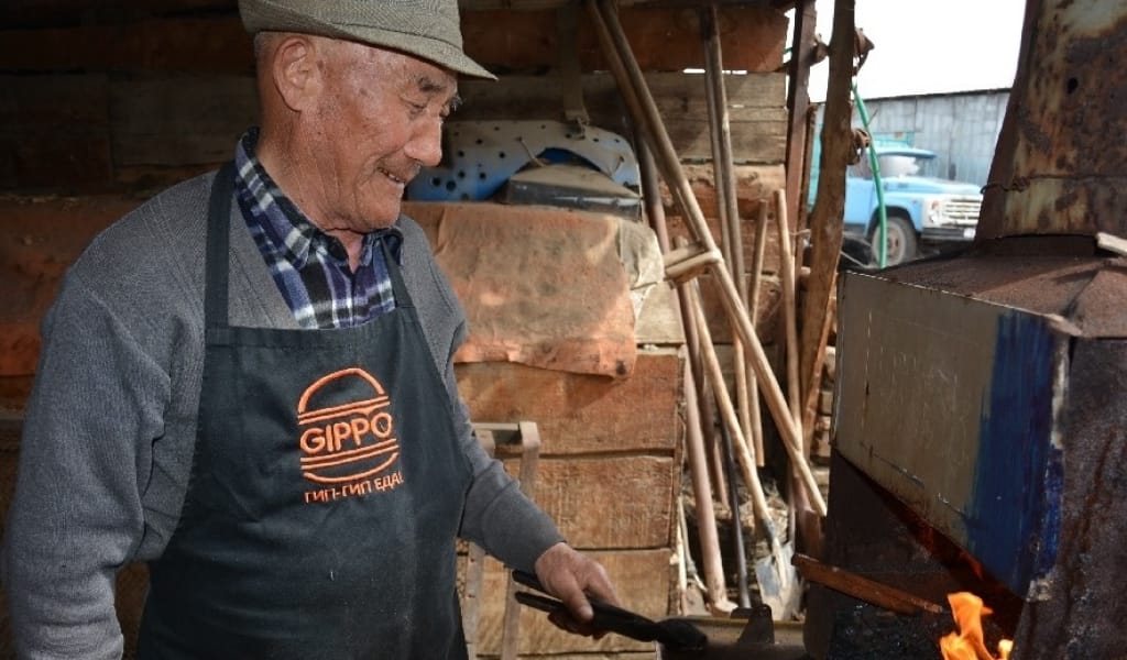 ҰЛЫН ҰСТАЛЫҚҚА ҮЙРЕТІП ЖҮР