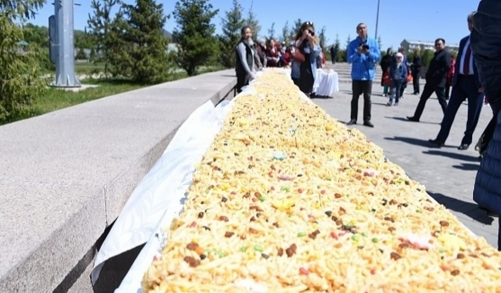 САБАНТОЙ: ОН БЕС МЕТР ЧАК-ЧАК ӘЗІРЛЕНДІ