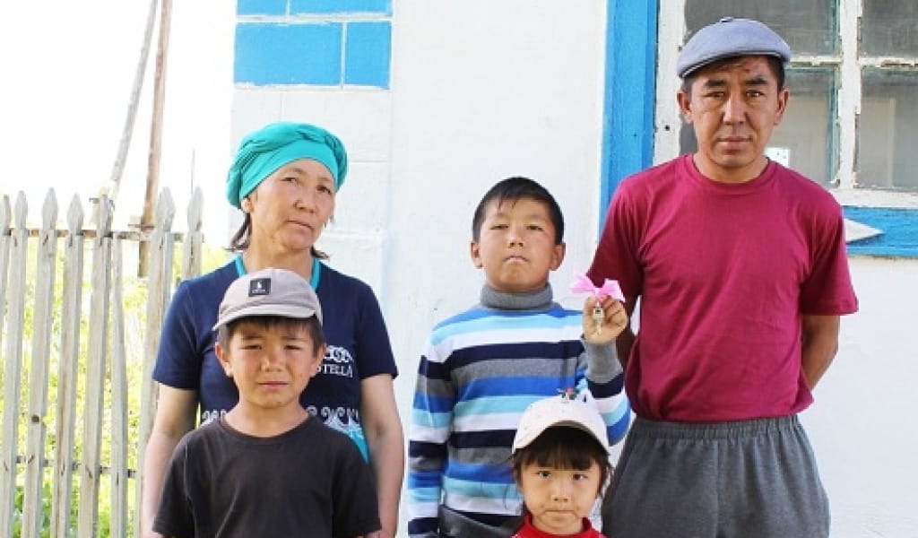 БЕС БАЛАНЫҢ АНАСЫНА БАСПАНА БЕРІЛДІ