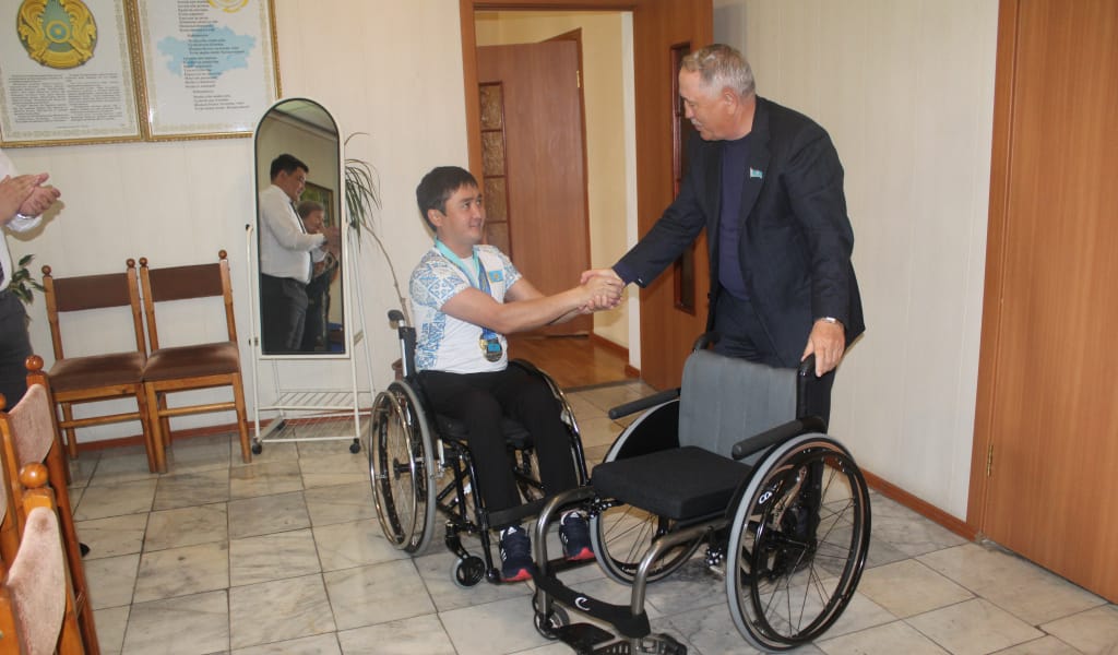 БӘРЕКЕЛДІ: СПОРТТЫҚ АРБА СЫЙҒА ТАРТТЫ