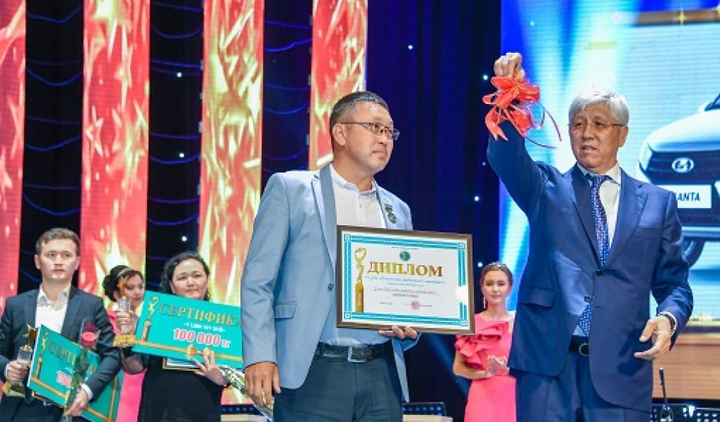 ҰСТА ДӘРКЕМБАЙДЫҢ ҰЛЫ КӨЛІК МІНДІ