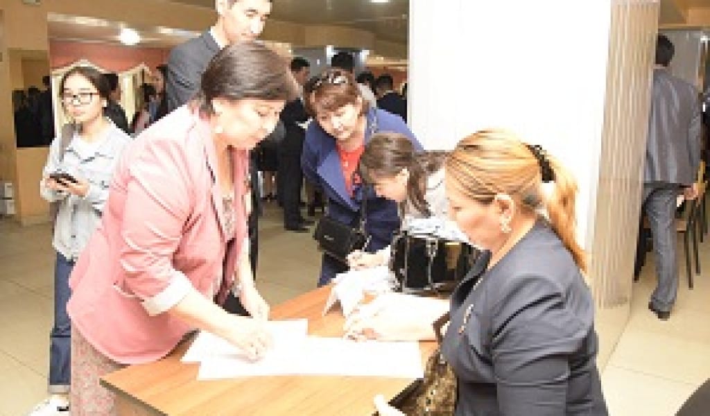 ЖӘРМЕҢКЕ: ЖАС МАМАНДАР ТАПШЫ