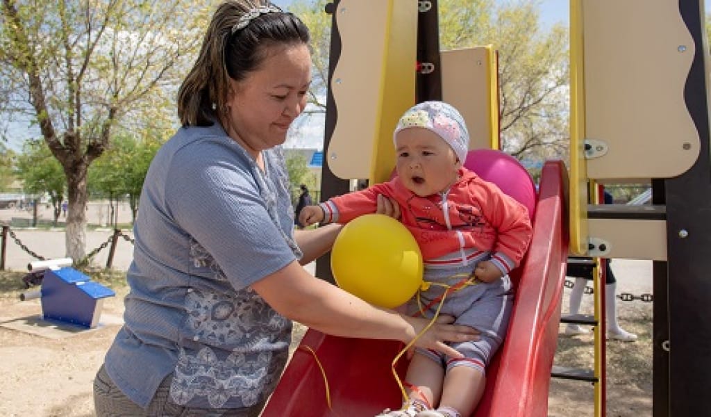 ҚАПАЛ АУЫЛЫНА ӘТКЕНШЕКТЕР ОРНАТЫЛДЫ