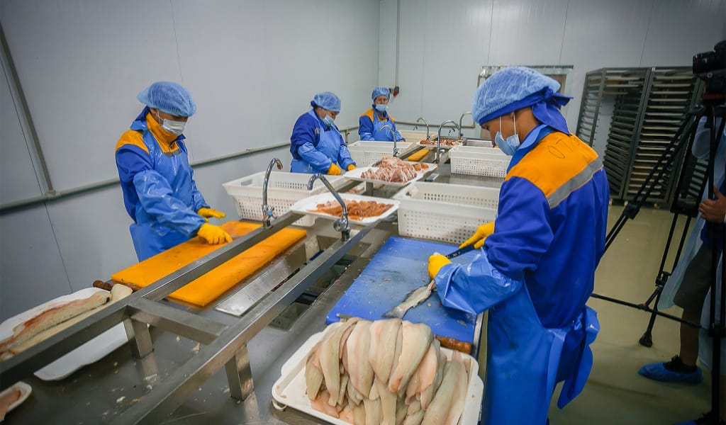 ЖУРНАЛИСТЕР КӘСІПОРЫНДАРДЫ АРАЛАДЫ