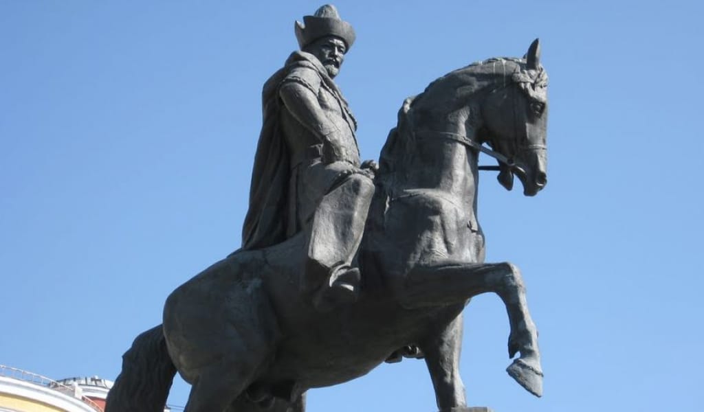 МАХАМБЕТ ПЕН КЕНЕСАРЫ ДА ҚУҒЫН-СҮРГІН ҚҰРБАНЫ