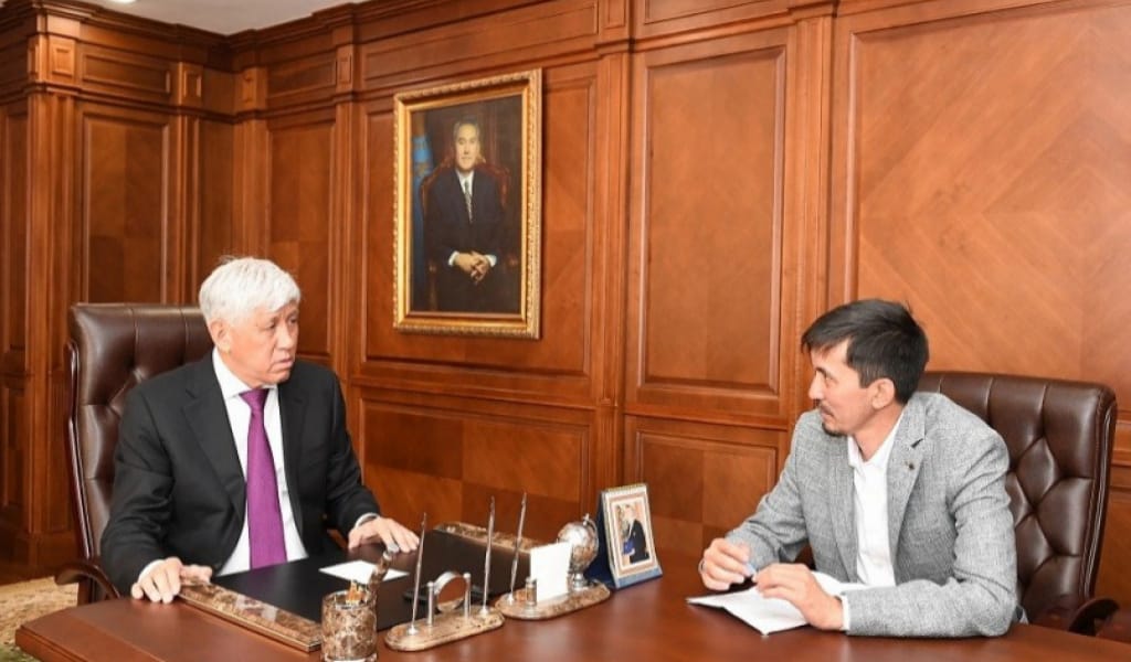 Амандық БАТАЛОВ: "ЕЛ АЛДЫНДА ЖҮЗІМ АШЫҚ БОЛСА ДЕЙМІН"