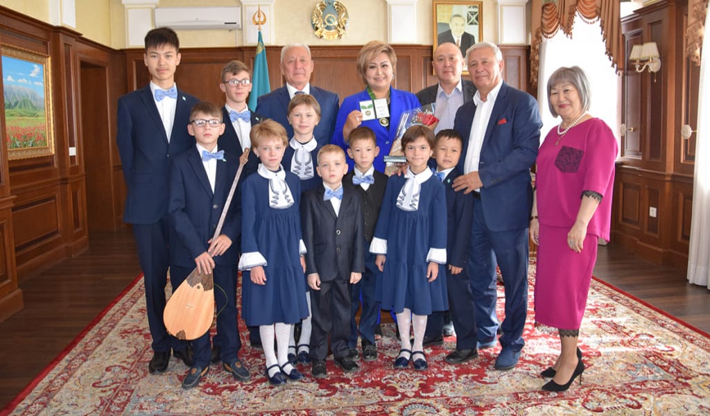 ҚАЗАҚ ӘЙЕЛІ "МЕЙІРБАН АНА" ОРДЕНІМЕН МАРАПАТТАЛДЫ