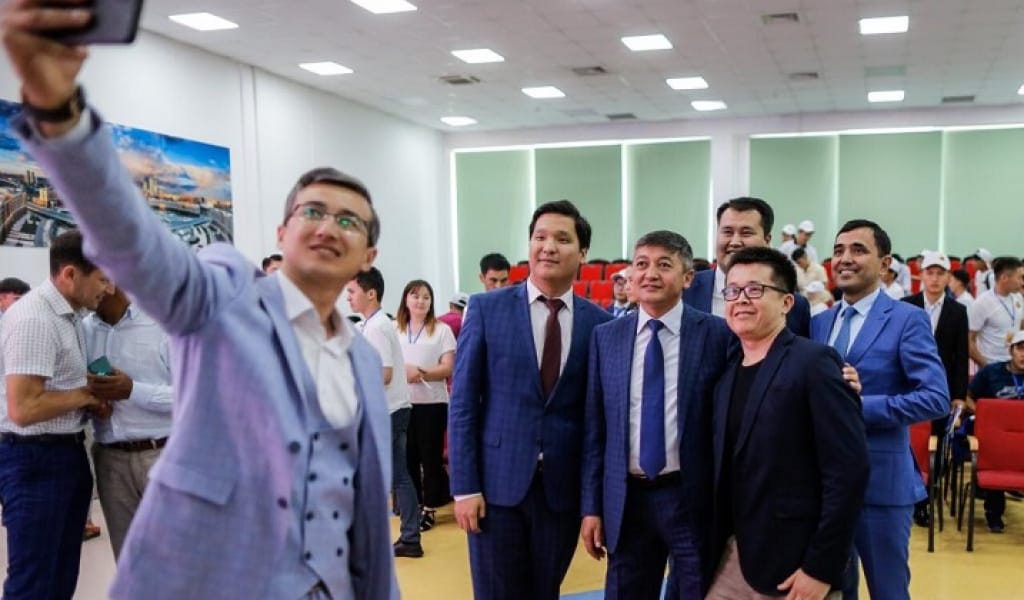 ФЕСТИВАЛЬ: ЖАСТАР БИЗНЕСКЕ БЕЙІМ БЕ?