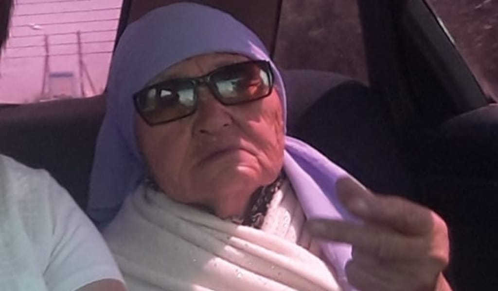 "МІЛІТСӘ ҚАМАП ҚОЯДЫ": ТАКСИДЕГІ КЕЙУАНА ЗЕЙНЕТАҚЫ ЖҮЙЕСІН СЫНАДЫ