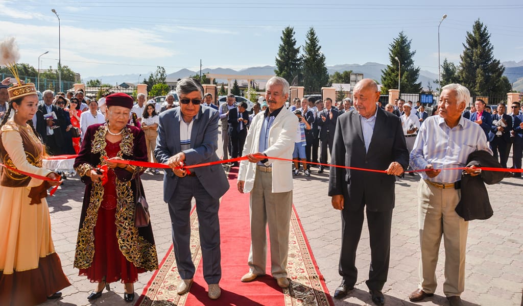 ЖАЗУШЫ ЕСІМІ БЕРІЛДІ