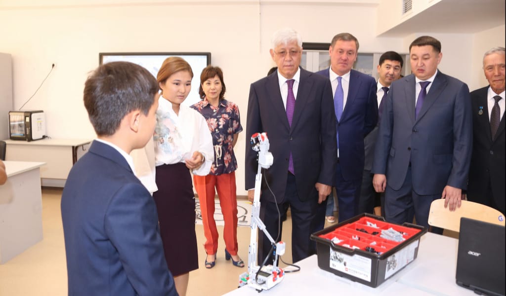 "ЖЕҢІСКЕ ЖЕТЕЛЕГЕН НЕ?" ОБЛЫС ӘКІМІ ОҚУШЫЛАРМЕН ПІКІРЛЕСТІ