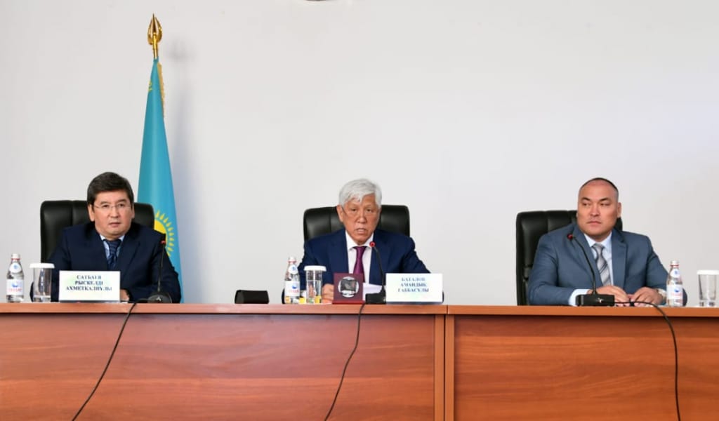 "ТӘЖІРИБЕСІ МОЛ, ІСКЕР": АМАНДЫҚ БАТАЛОВ ТАЛҒАР АУДАНЫНА ЖАҢА ӘКІМ ТАҒАЙЫНДАДЫ