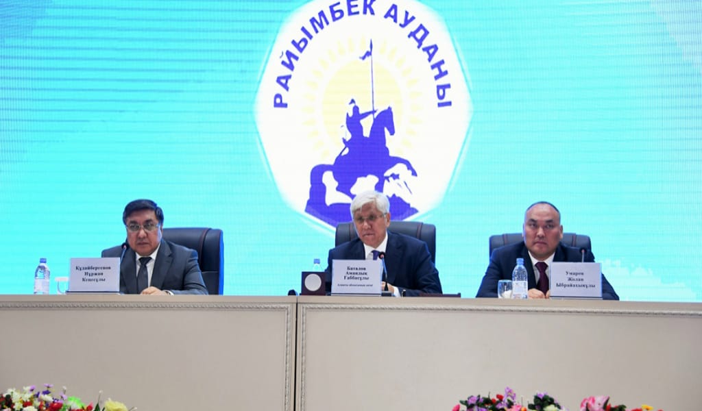 РАЙЫМБЕК АУДАНЫ: ЖАҢА ӘКІМ ҮШ МАМАНДЫҚТЫ МЕҢГЕРГЕН