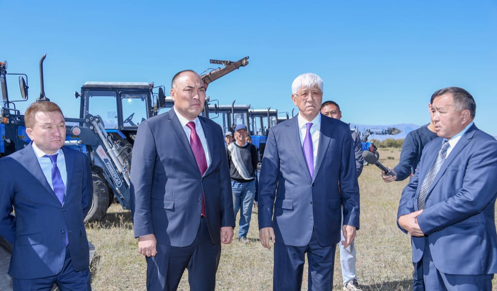 "МЫҢҒА ТАРТА ЖАС ҚАЙТЫП ОРАЛДЫ": АМАНДЫҚ БАТАЛОВ НАРЫНҚОЛДЫҢ БОЛАШАҒЫ ТУРАЛЫ АЙТТЫ