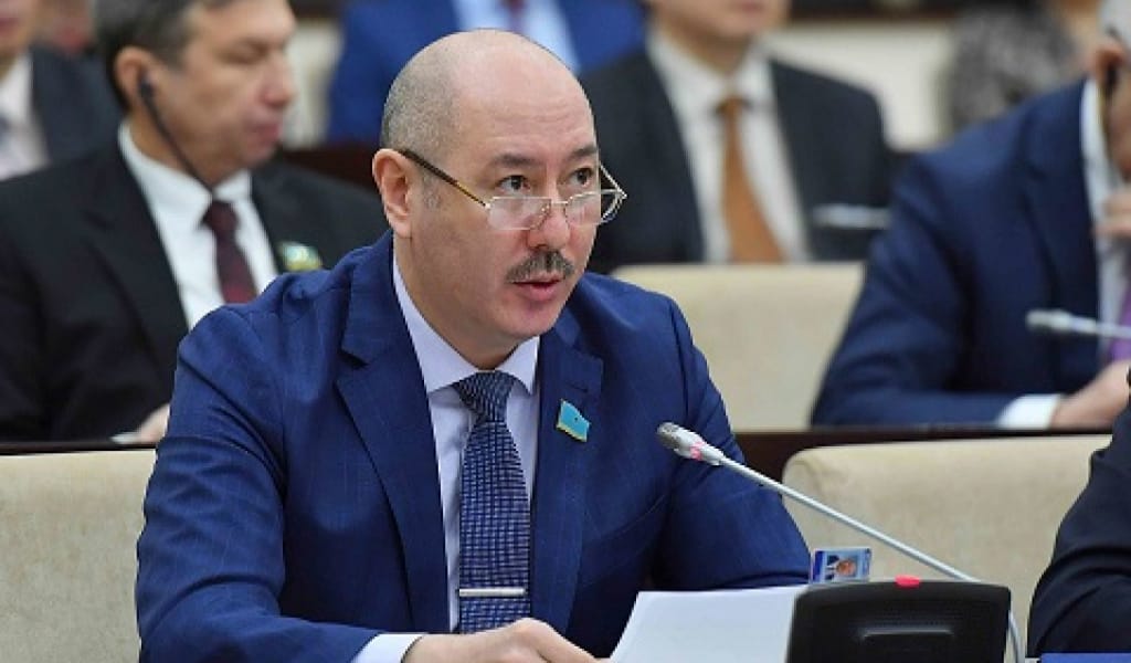 ӘЛЕУМЕТТІК ЖЕЛІДЕГІ ӘКІМДЕР: СЕНАТОР КЕРІ БАЙЛАНЫС ТУРАЛЫ ПІКІР БІЛДІРДІ