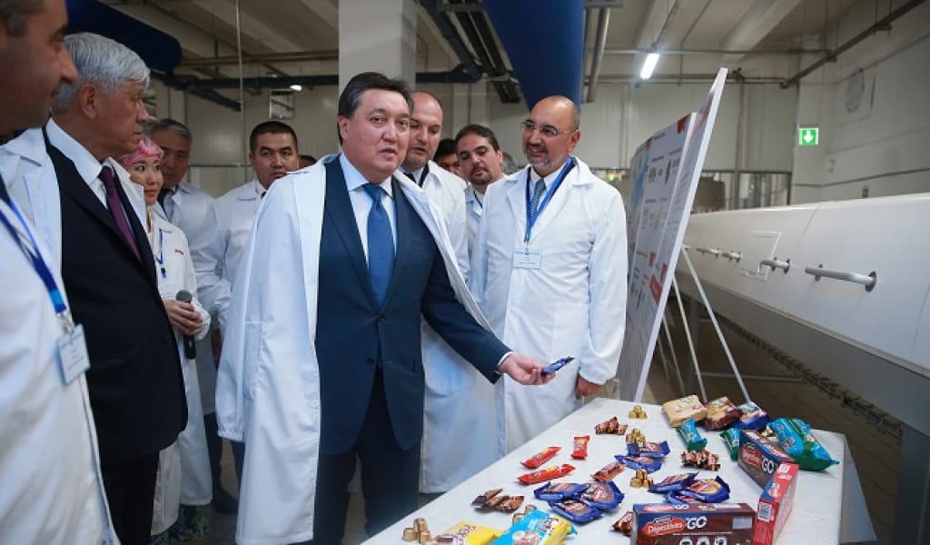 "ХАМЛЕ" ПЕЧЕНЬЕСІ: ПРЕМЬЕР-МИНИСТР ӨНІМ КӨЛЕМІН АРТТЫРУДЫ ТАПСЫРДЫ