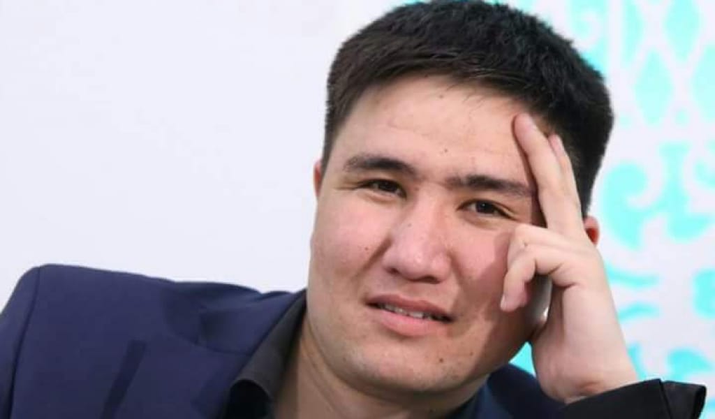 "БҰЛ - БОЛАШАҚ ШЫҒАРМАНЫҢ БАСЫ": ЕЛДОС ТОҚТАРБАЙДЫҢ ЕҢБЕКТЕРІНЕ ШОЛУ