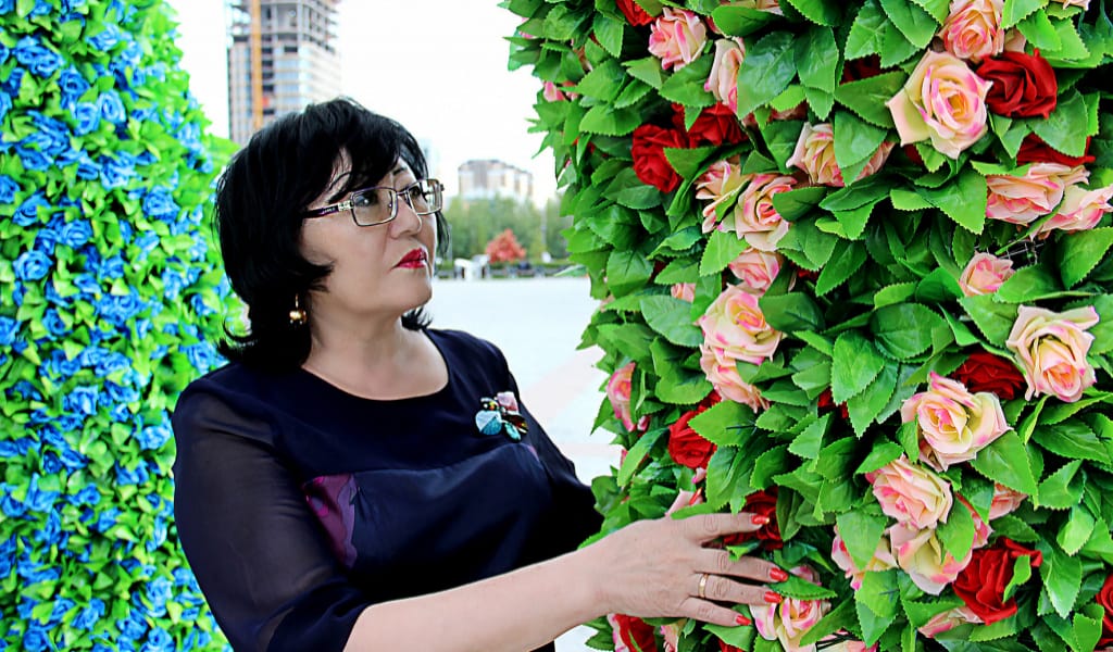 "ЖЕЗӨКШЕЛЕРДІ ЗЕРТТЕДІМ": ЖУРНАЛИСТ АПАЙ ӨТКЕН ӨМІРІНЕН СЫР ШЕРТТІ